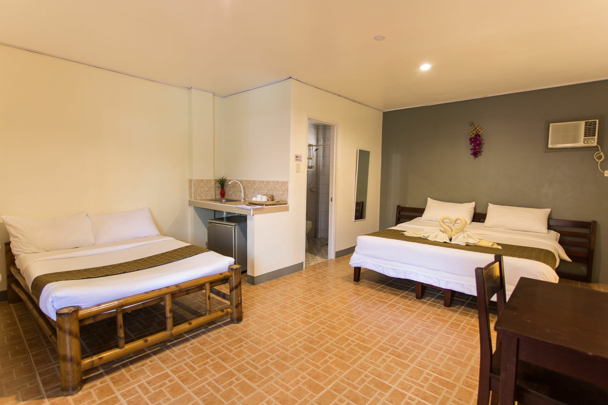 Conrada'S Place Hotel And Resort Panglao Island Exterior photo
